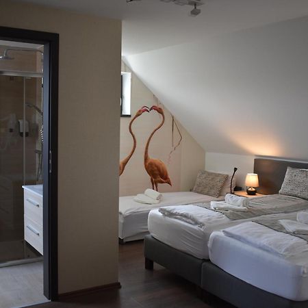 Flamingo Panzio Es Borhaz Bed & Breakfast Etyek Exterior photo