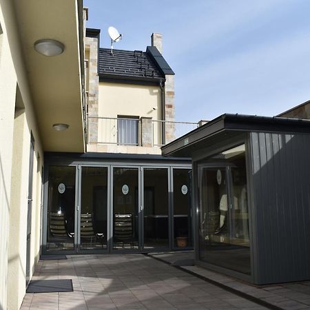 Flamingo Panzio Es Borhaz Bed & Breakfast Etyek Exterior photo